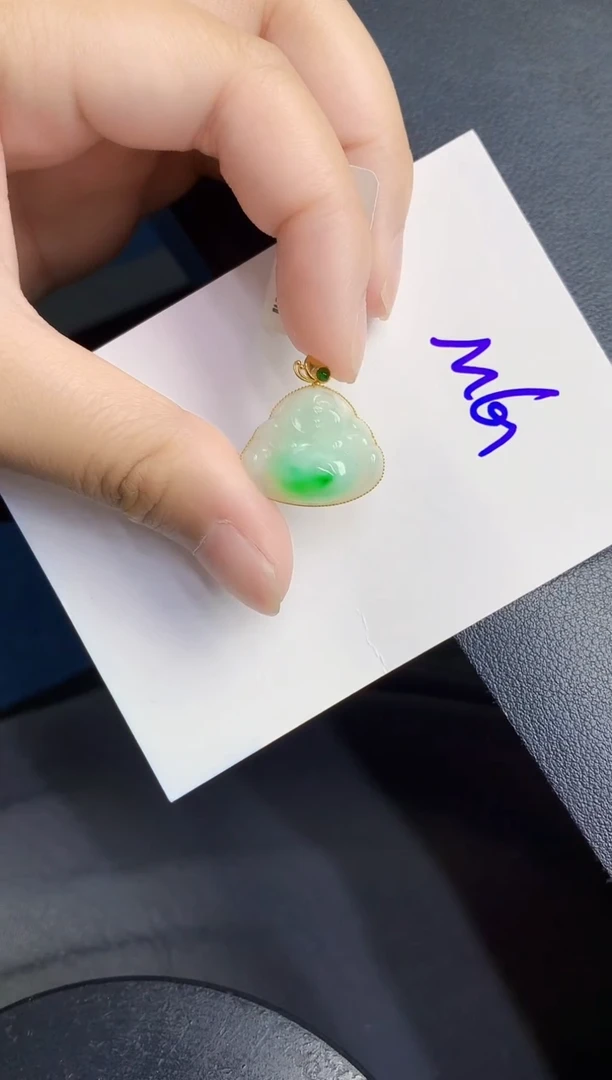 翡翠18K金镶嵌颈饰天然缅甸A货翡翠