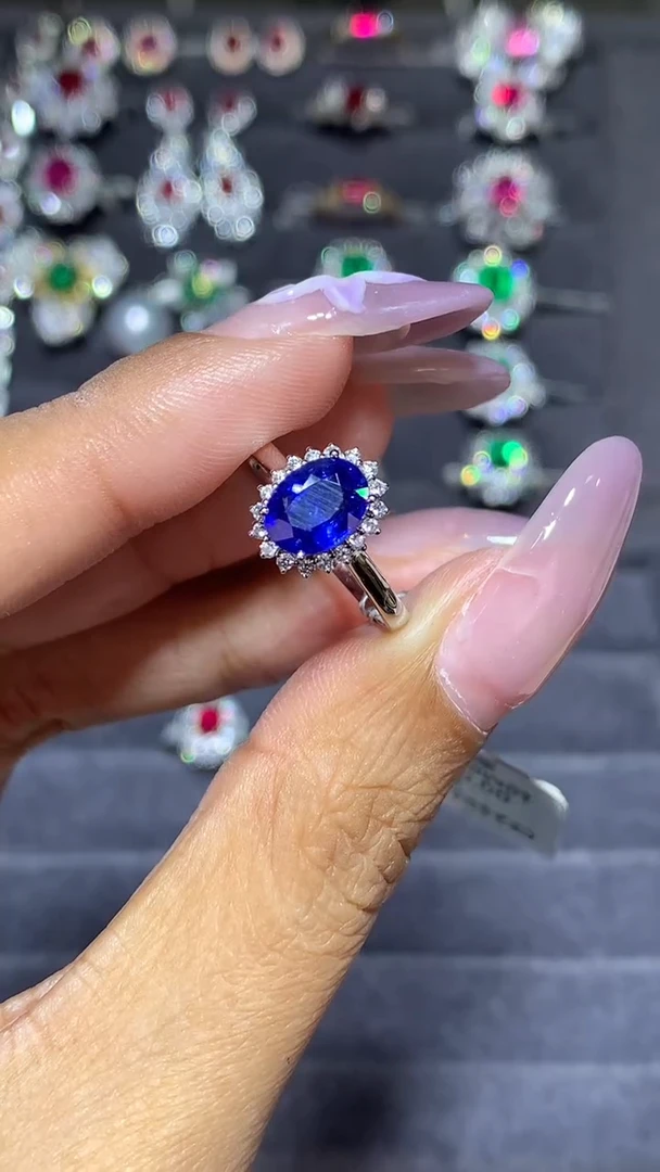 18K金镶嵌戒指红宝石1.49CT