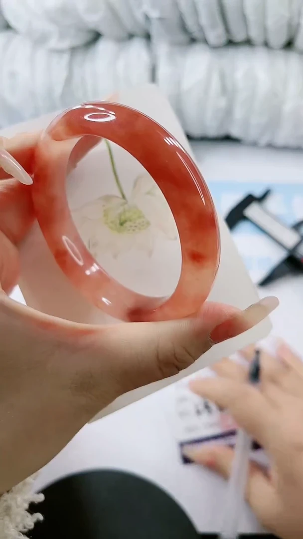 【闪购商品】石英质玉手镯未镶嵌多样性发货L582