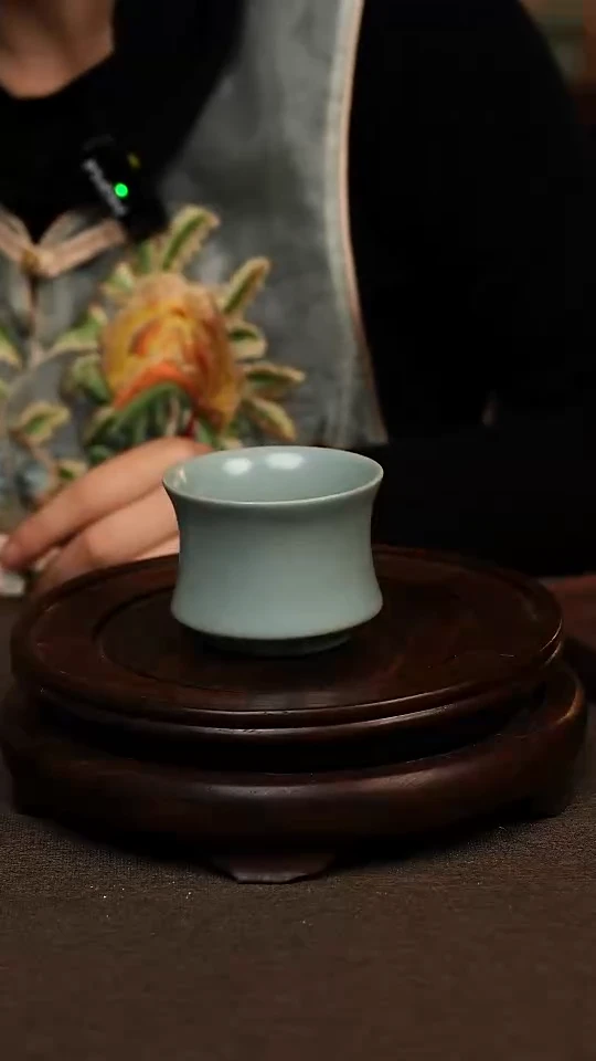 瓷片仿古天青全手束腰马蹄杯100ml 微瑕 不带礼盒
