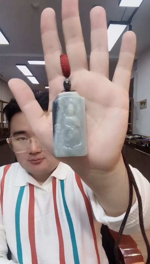 颈饰未镶嵌透闪石质玉1