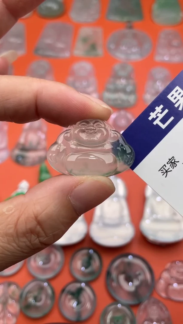 翡翠未镶嵌颈饰弥勒佛