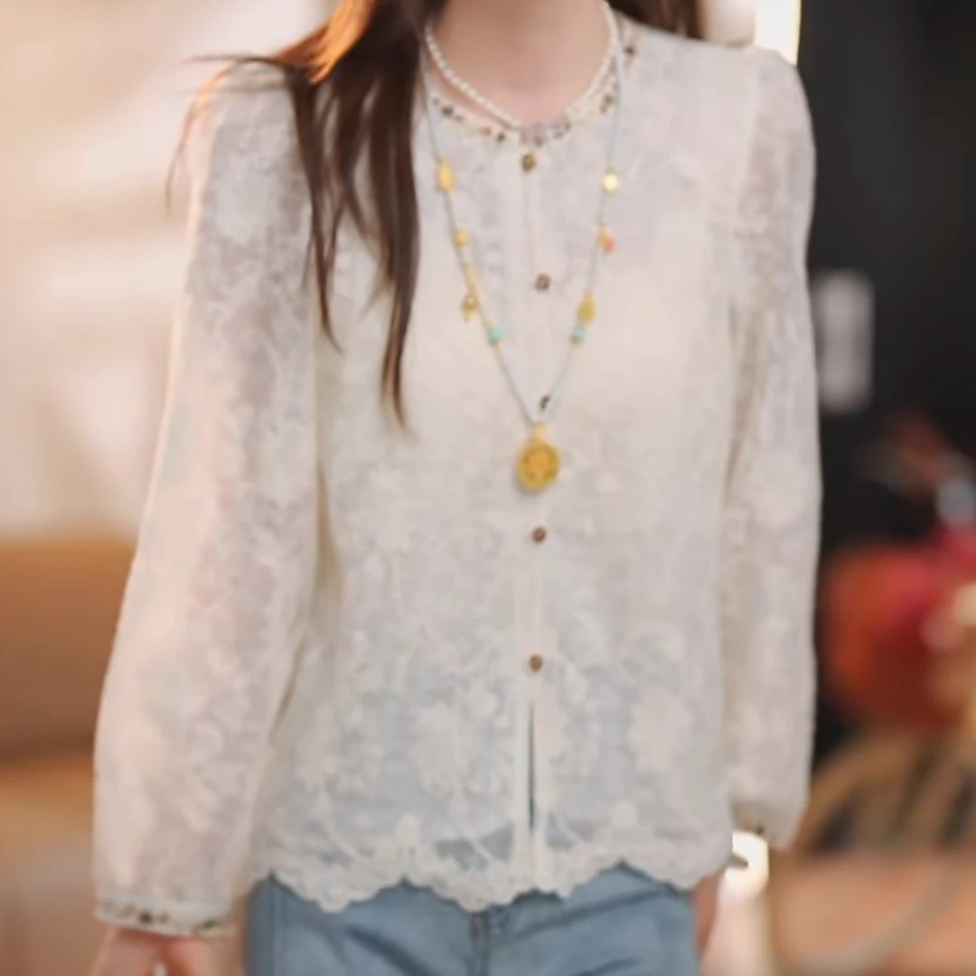 设计感法式圆领单排扣蕾丝衬衫女2025春装新款气质时尚长袖衬衣