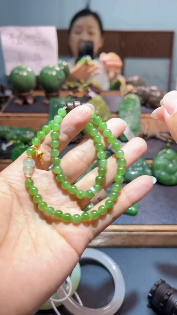 颈饰未镶嵌和田玉（碧玉）多样性发一