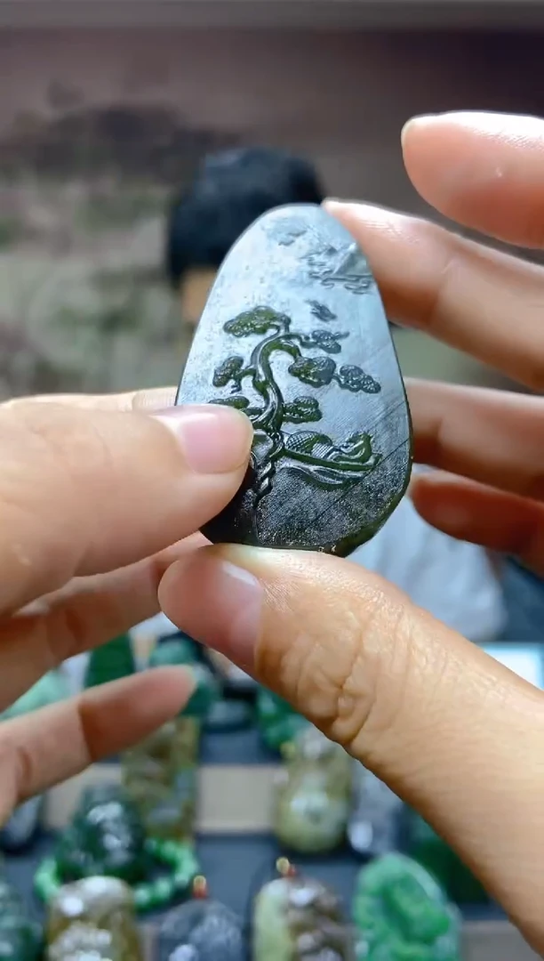 颈饰未镶嵌和田玉1
