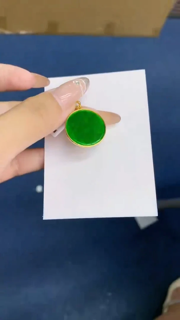 颈饰未镶嵌翡翠1