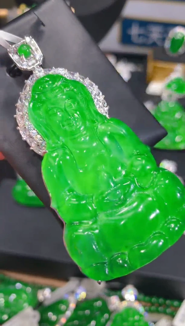 翡翠未镶嵌颈饰25一季