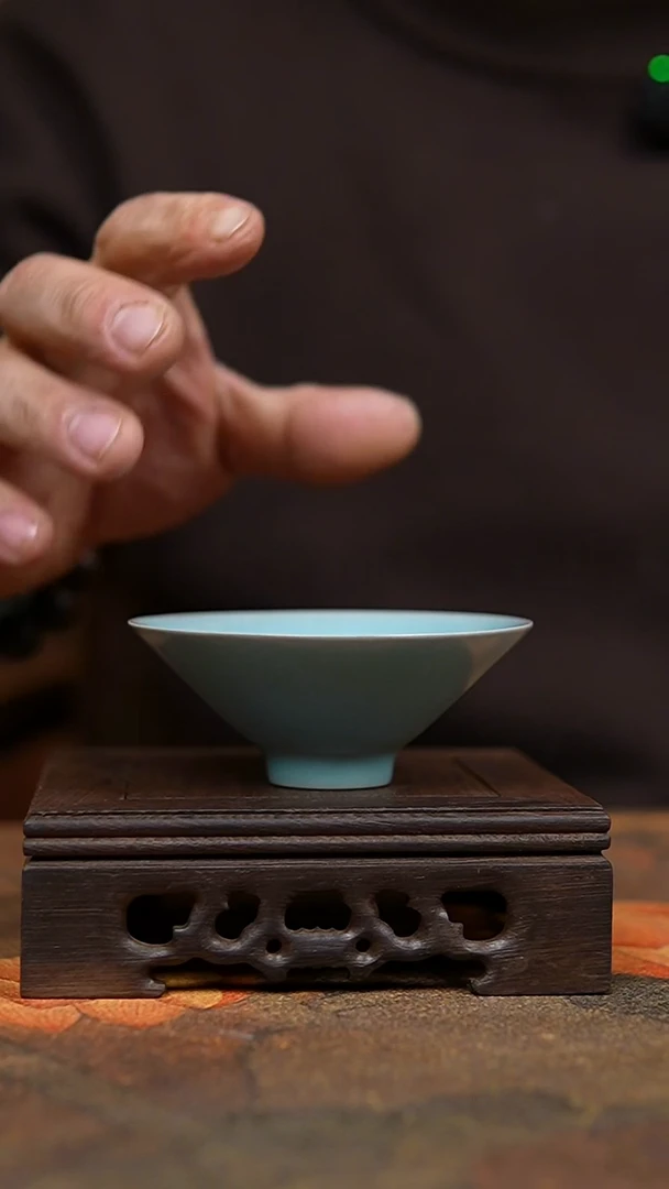 杯仿古天青纯手工超薄胎支钉斗笠杯一级礼盒