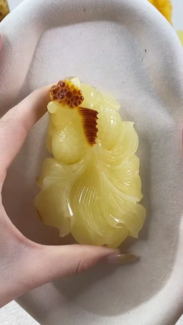 琥珀颈饰未镶嵌吊坠