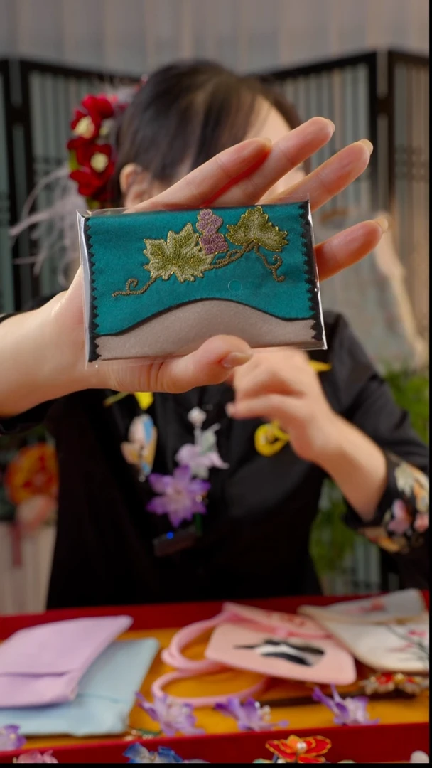 刺绣非遗苏绣绒花手工饰品