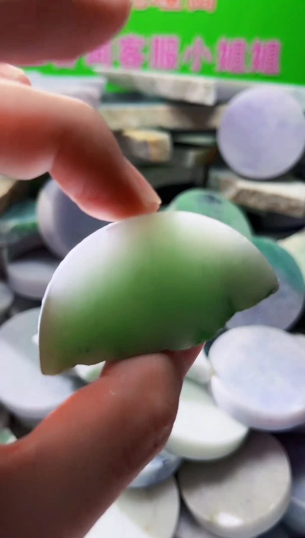 翡翠未镶嵌颈饰天然翡翠A货刘020