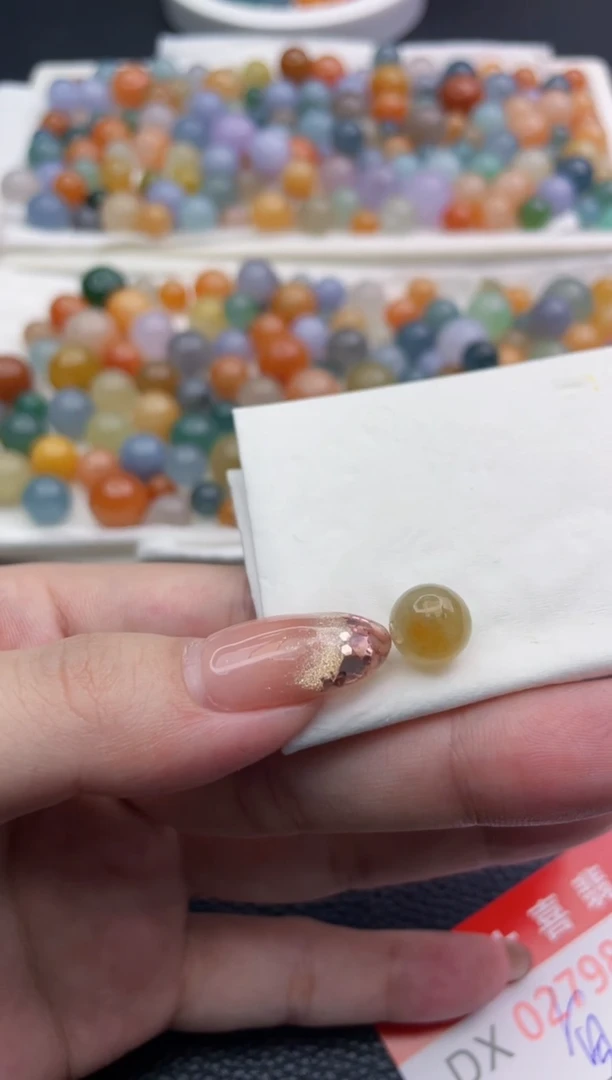 未镶嵌定制翡翠鱼珠子
