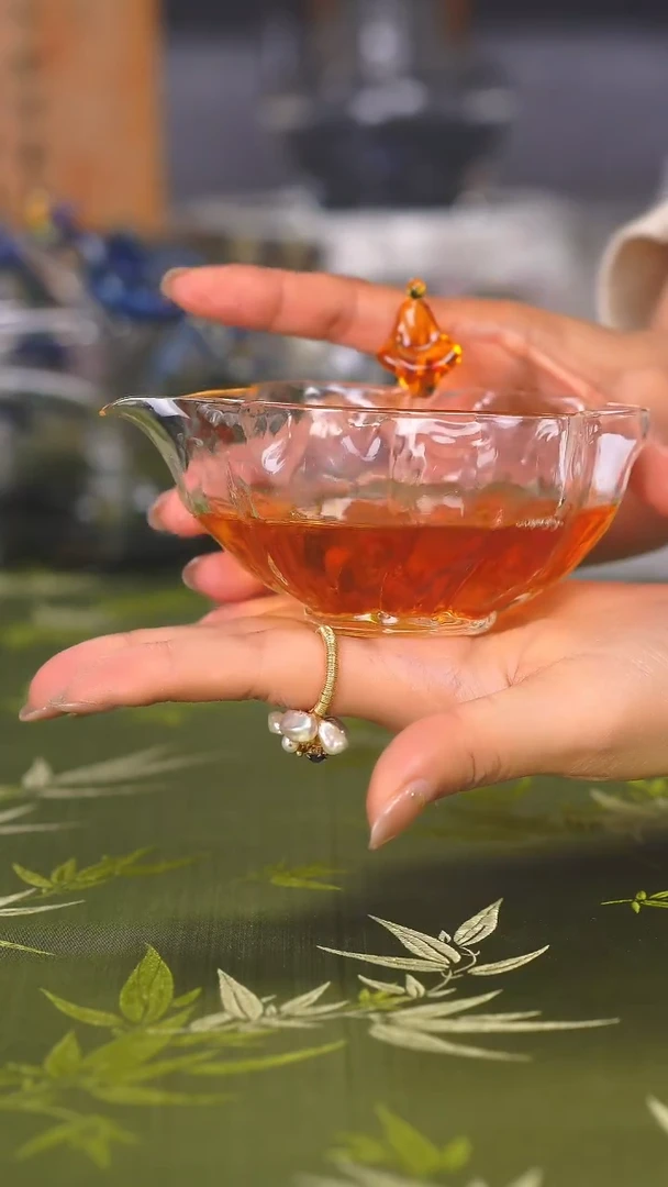 新品爱莲说无事佛公道杯 晶焱金标