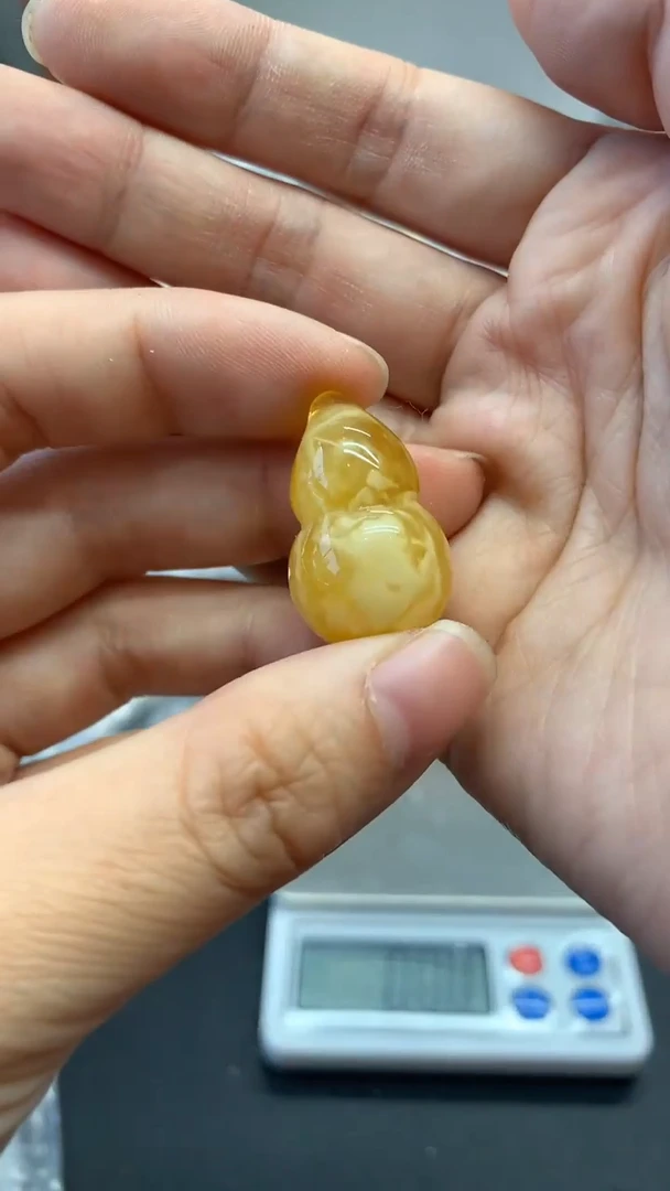 未镶嵌琥珀珠宝奇石2384