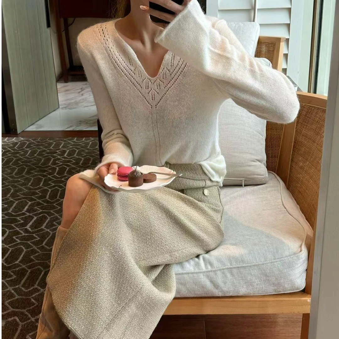 COCO ZHANG&BJR清新淡雅镂空V领微喇长袖打底68326