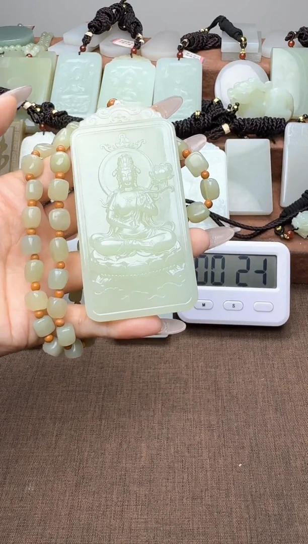 颈饰未镶嵌和田玉1