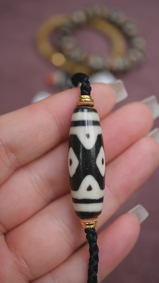 【闪购商品】玛瑙/玉髓颈饰未镶嵌蚀花玛瑙珠定制编绳