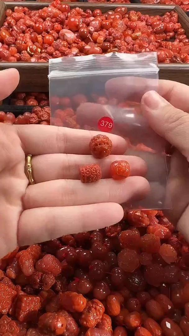 颈饰未镶嵌南红玛瑙1