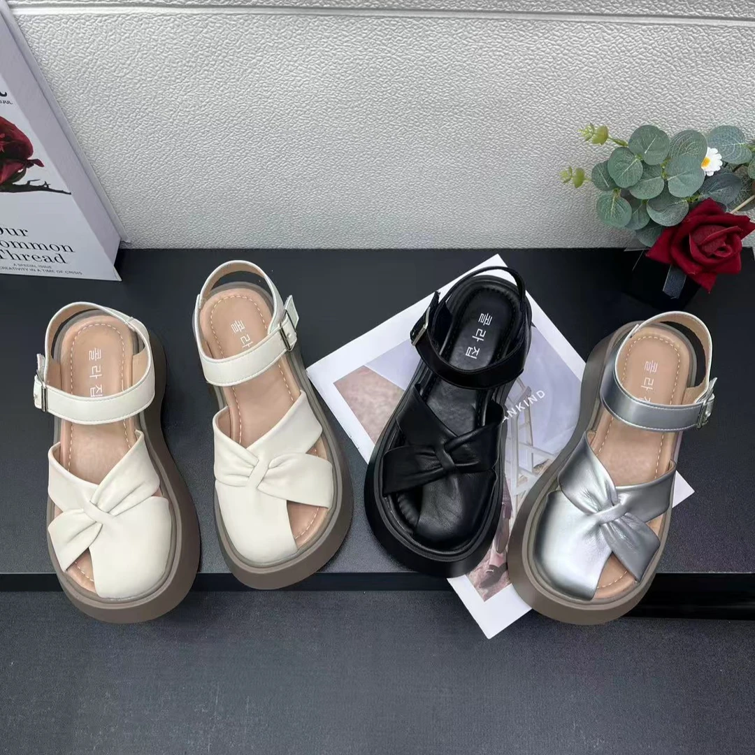 厚底包头凉鞋女2025新款今年流行夏季配裙子沙滩罗马鞋平底猪笼鞋