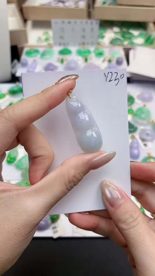 颈饰18K金镶嵌翡翠天然缅甸A货翡翠