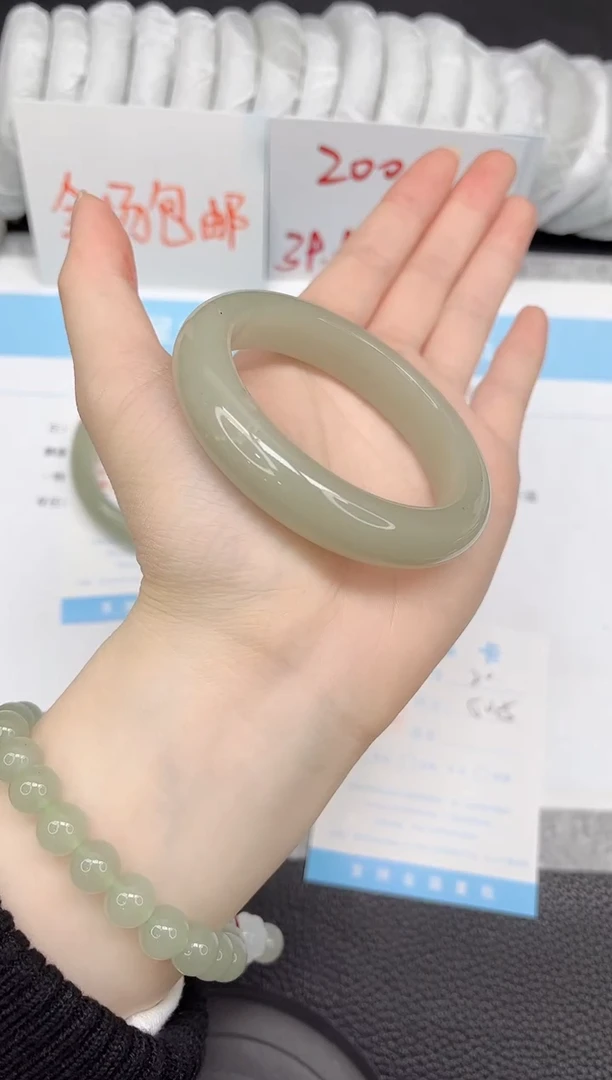 未镶嵌手镯石英质玉A20-50.5