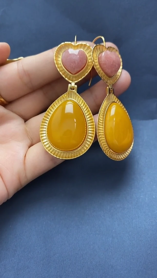 裸石琥珀未镶嵌耳坠