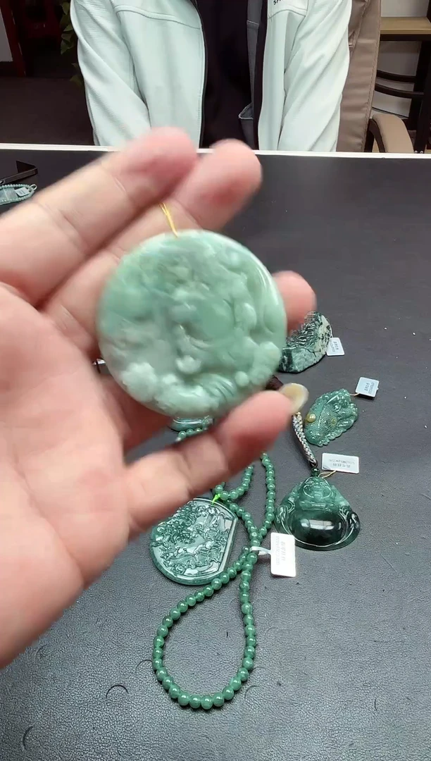颈饰未镶嵌翡翠天然A货翡翠