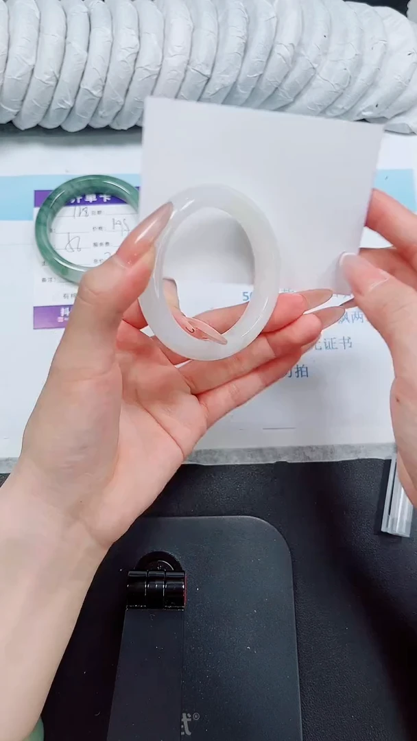 石英质玉手镯未镶嵌129-50