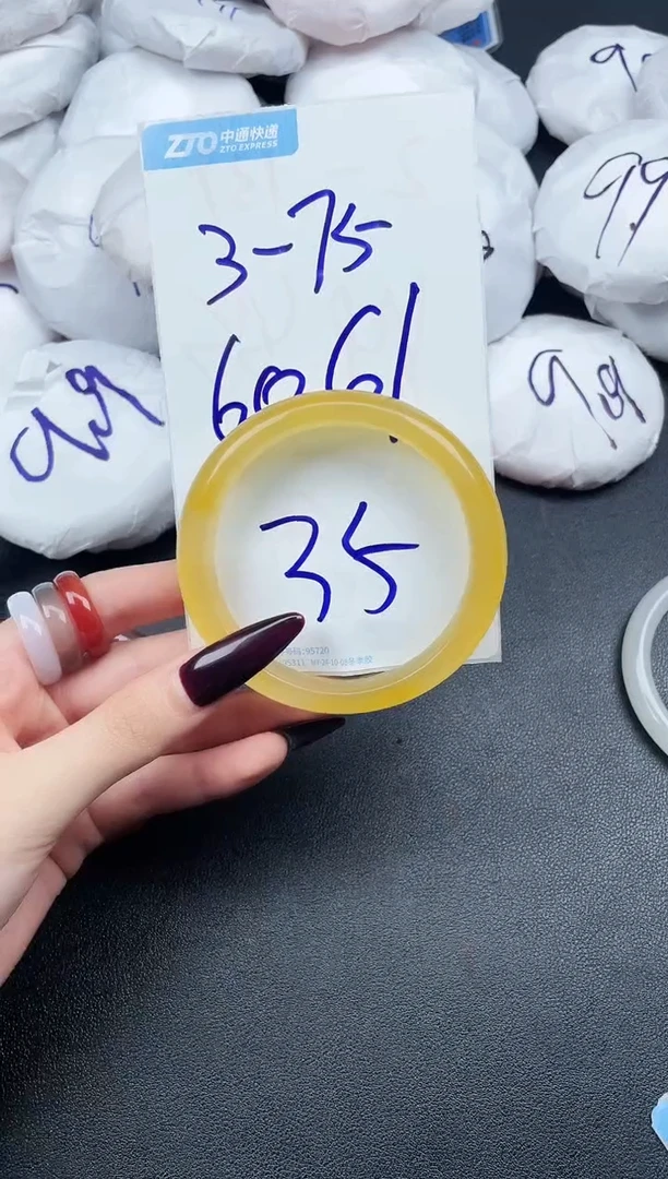 石英质玉手镯未镶嵌3-74