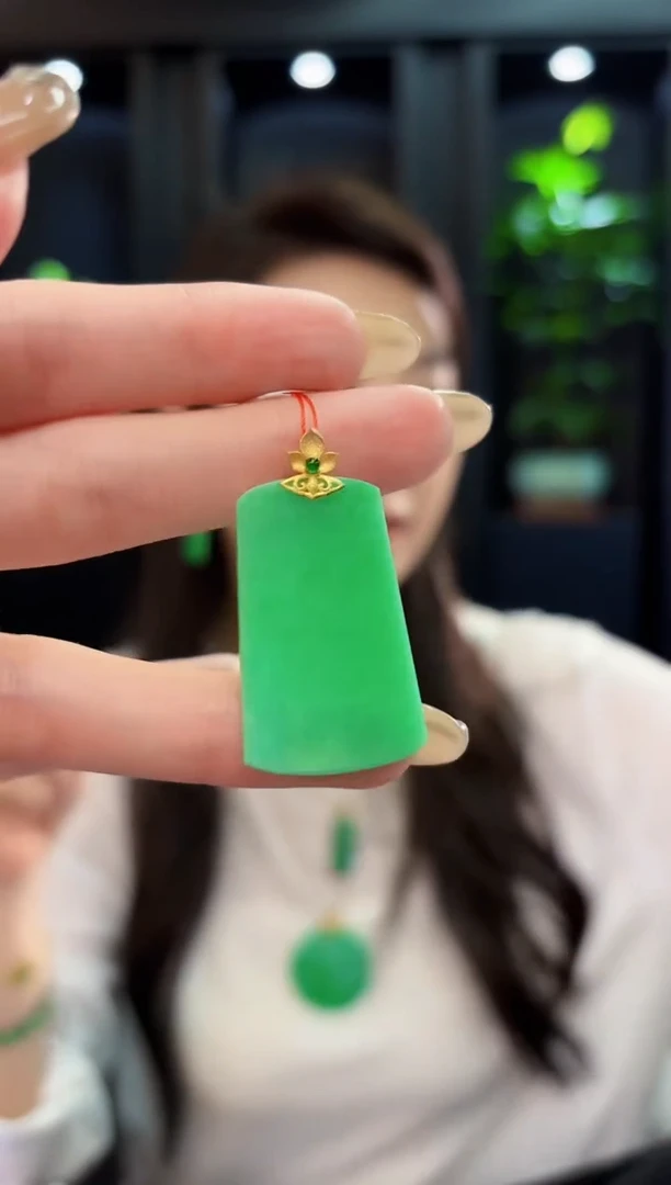 翡翠18K金镶嵌颈饰 缅料A货/支持复检/一件