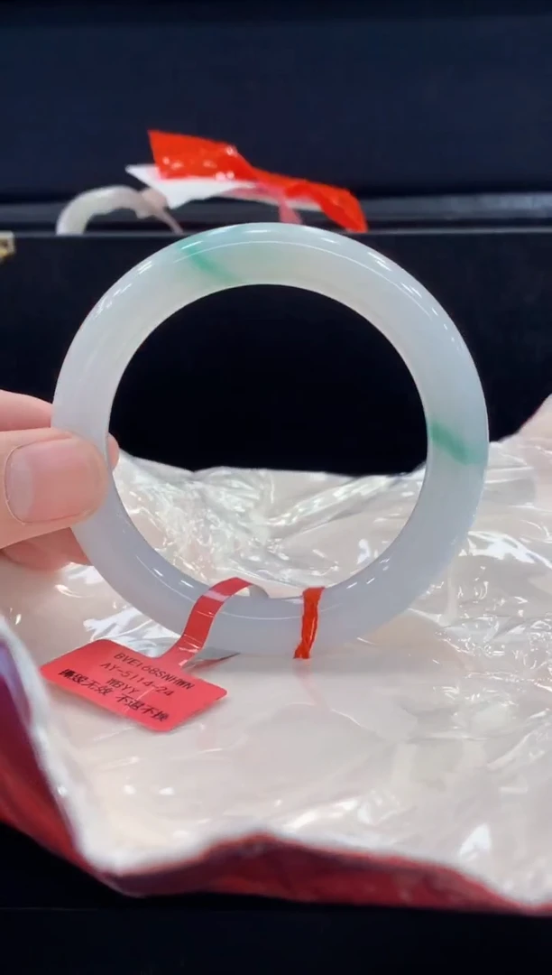 未镶嵌手镯翡翠翡翠手镯