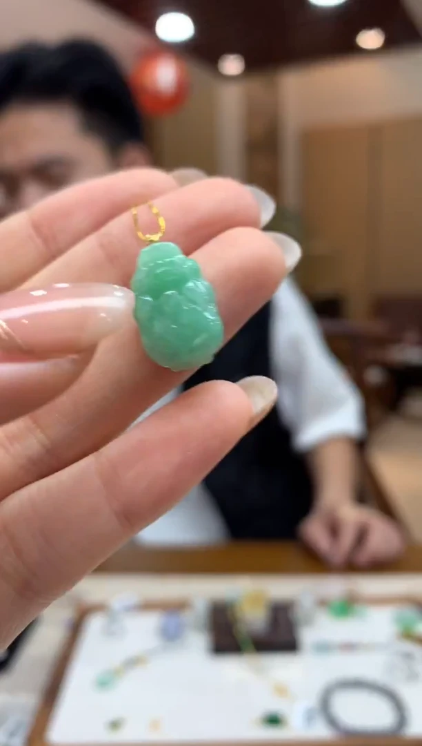吊坠(不含链)18K金镶嵌翡翠貔貅