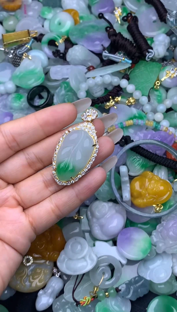 翡翠未镶嵌颈饰天然缅甸翡翠吊坠