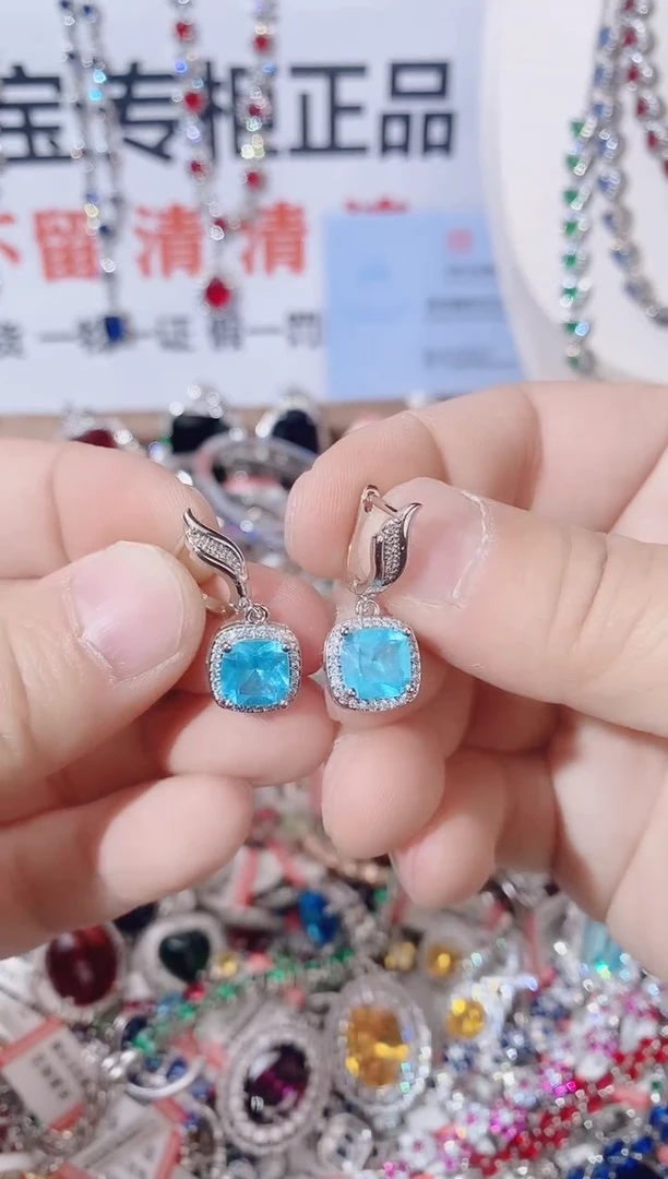 未镶嵌耳坠海蓝宝石