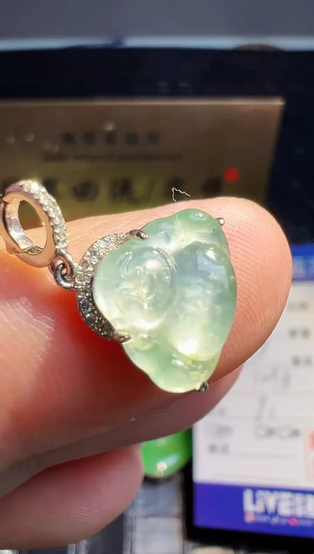 【闪购商品】翡翠颈饰18K金镶嵌翡翠回流