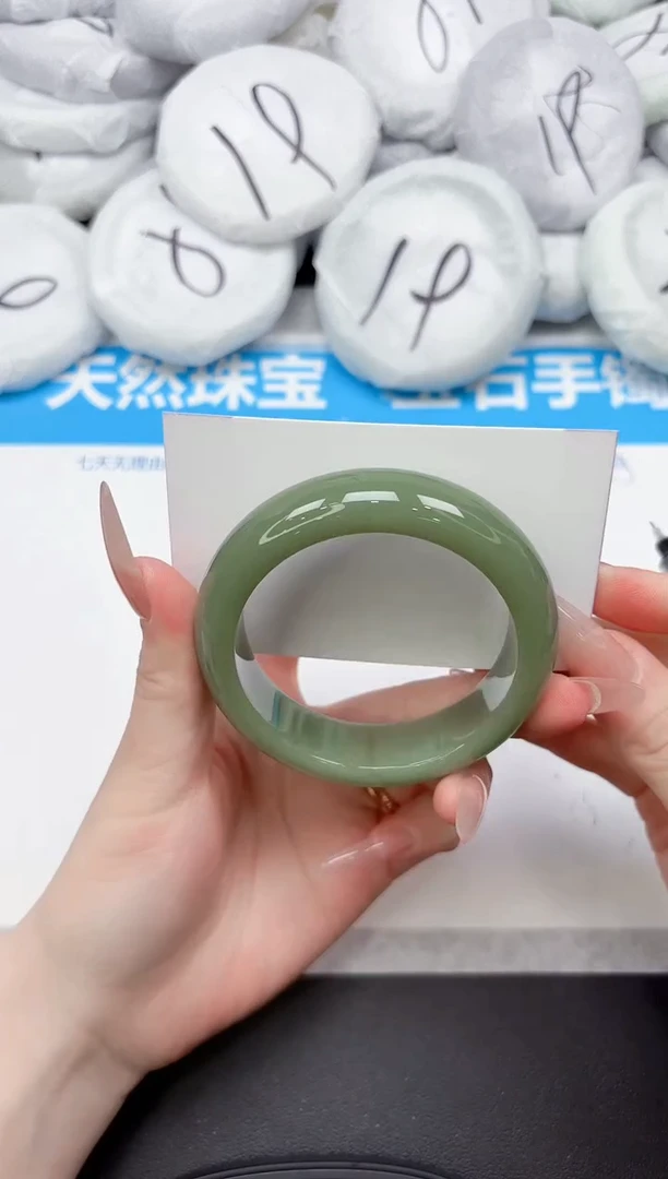 未镶嵌手镯石英质玉376-58