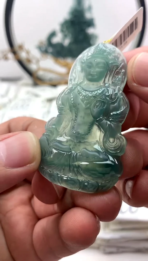 翡翠未镶嵌颈饰度母观音