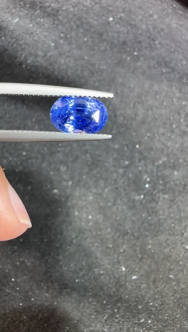 未镶嵌定制定制蓝宝石天然4.01克拉全净矢车菊国际证书