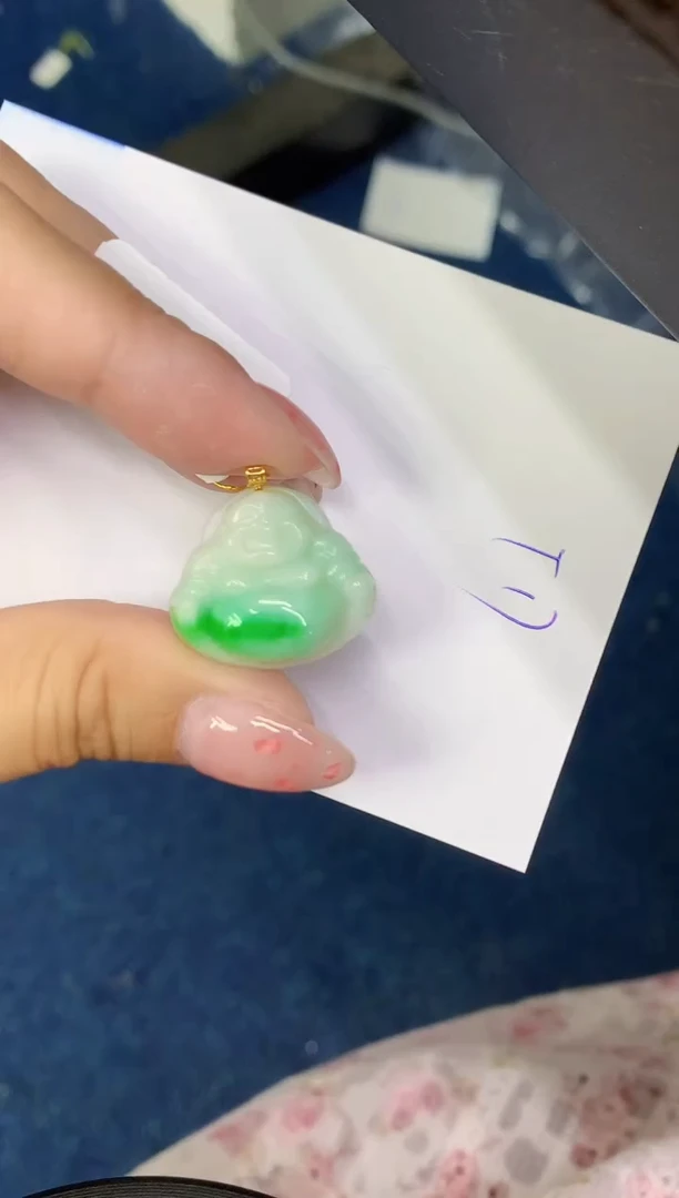 翡翠18K金镶嵌颈饰缅甸天然翡翠A货