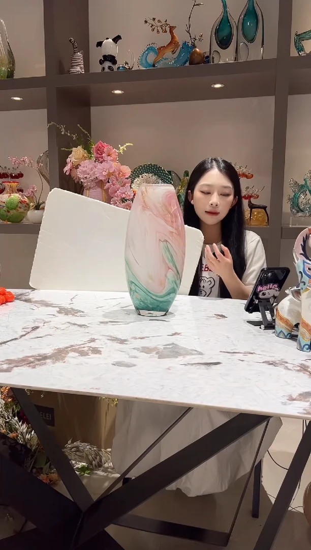 粉绿水墨艺术花瓶