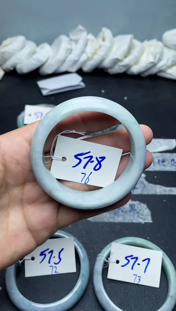 未镶嵌手镯翡翠76