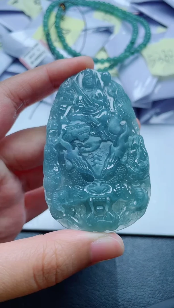 翡翠未镶嵌颈饰