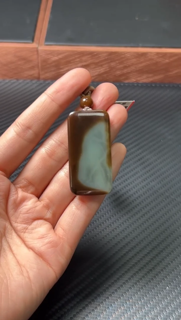 和田玉未镶嵌吊坠(赠链)若羌微色差