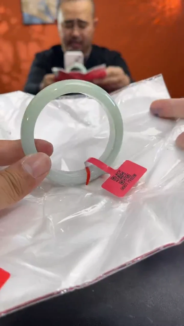 未镶嵌手镯翡翠7        圈口56