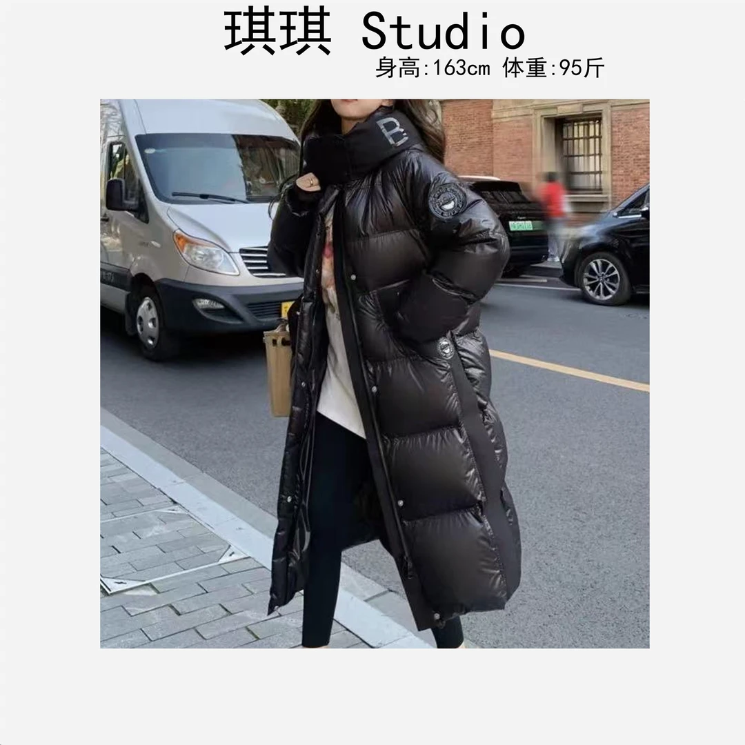 冬季新款轻奢高级黑钻袖徽章字母摁扣连帽长款显瘦减龄羽绒外套-M