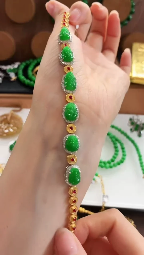 18K金镶嵌手链翡翠手链