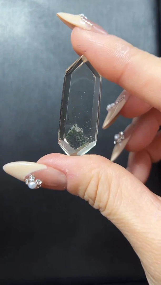 【闪购商品】水晶双尖未镶嵌无孔发一（97）