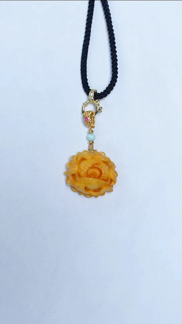 蜜蜡颈饰未镶嵌焦皮牡丹花吊坠