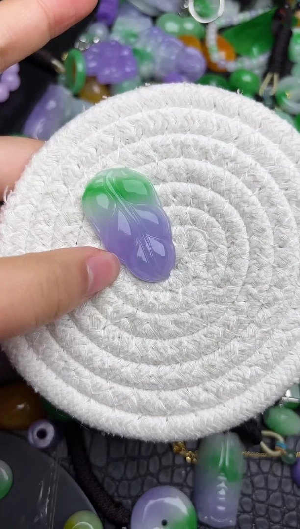 颈饰未镶嵌翡翠缅甸翡翠吊坠