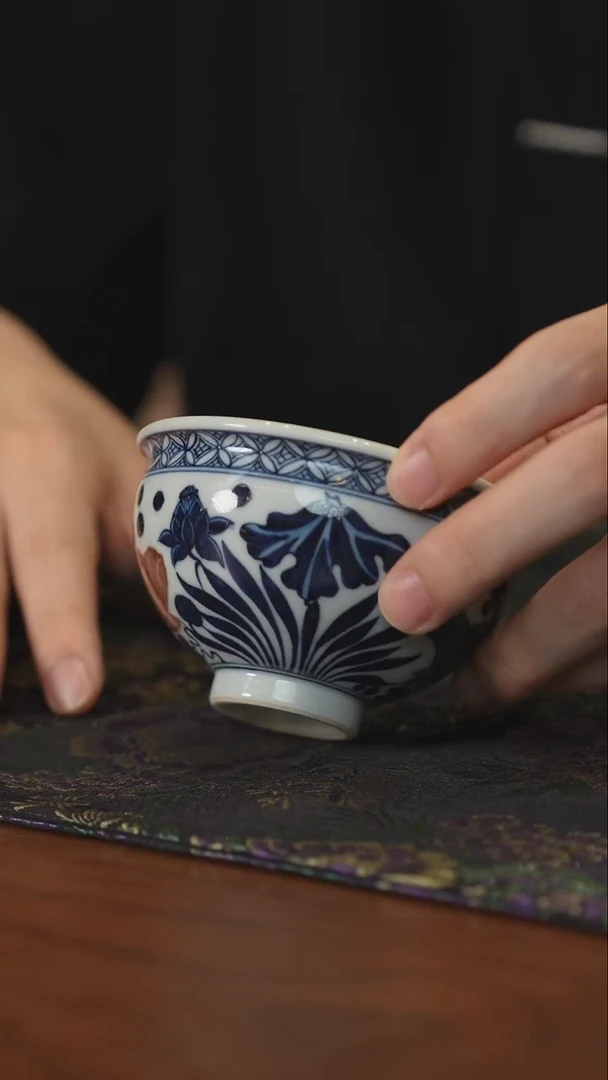 景德镇陶瓷红鳜鱼水草杯